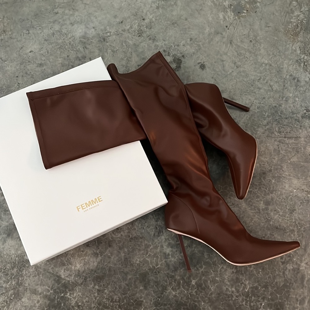 Chic Brown Leather Ankle Boots - Picture 3 of 8